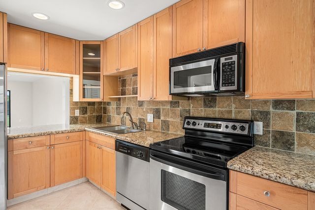 13 Southport Lane H, Boynton Beach, FL 33436