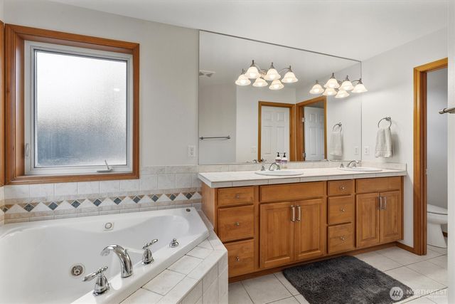 26127 145th Avenue SE, Kent, WA 98042