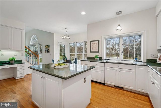 8411 BLACK STALLION PL, Vienna, VA 22182