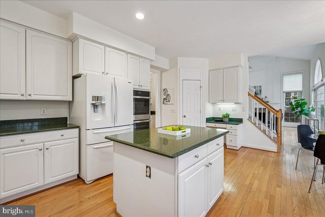 8411 BLACK STALLION PL, Vienna, VA 22182