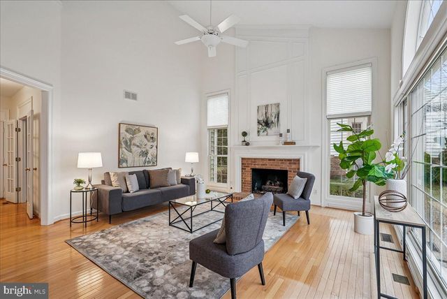 8411 BLACK STALLION PL, Vienna, VA 22182