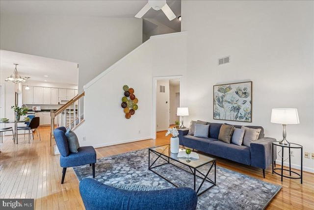 8411 BLACK STALLION PL, Vienna, VA 22182