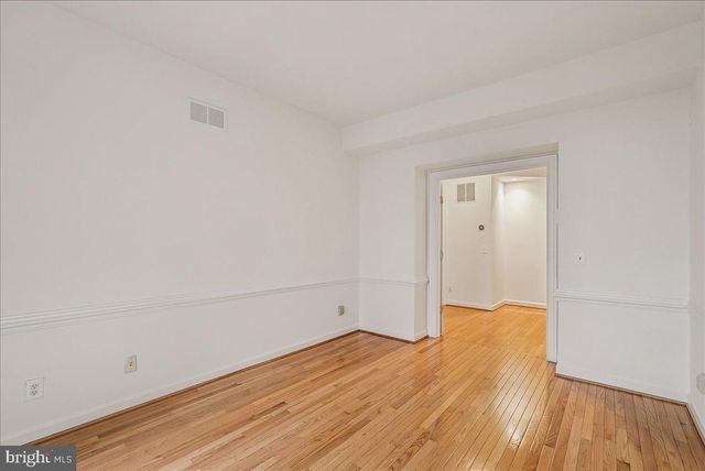 8411 BLACK STALLION PL, Vienna, VA 22182