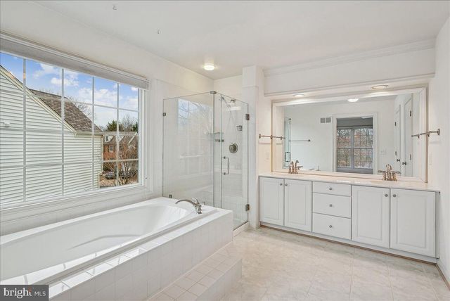 8411 BLACK STALLION PL, Vienna, VA 22182