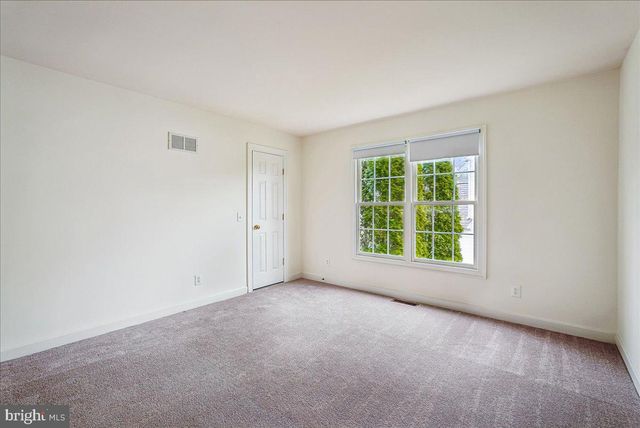 8411 BLACK STALLION PL, Vienna, VA 22182