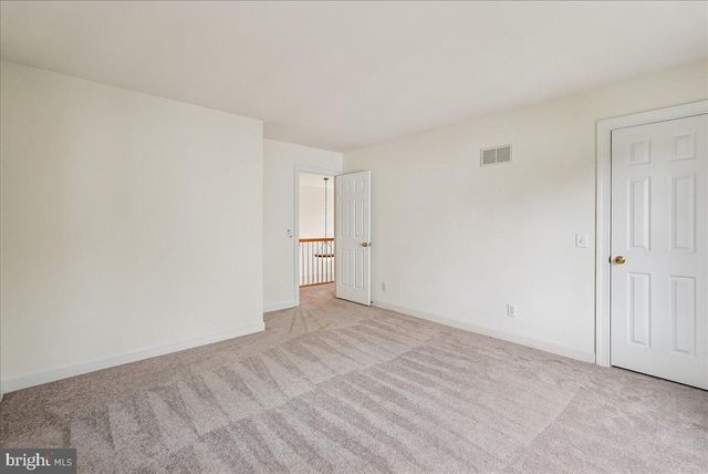 8411 BLACK STALLION PL, Vienna, VA 22182