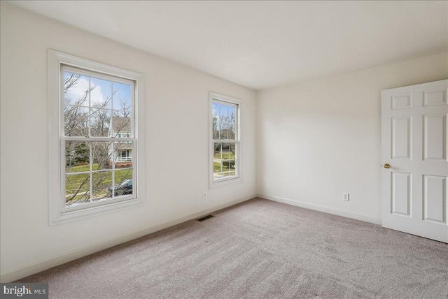 8411 BLACK STALLION PL, Vienna, VA 22182