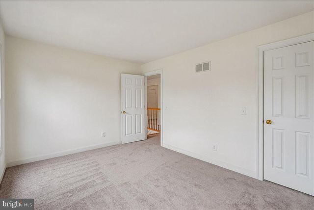 8411 BLACK STALLION PL, Vienna, VA 22182