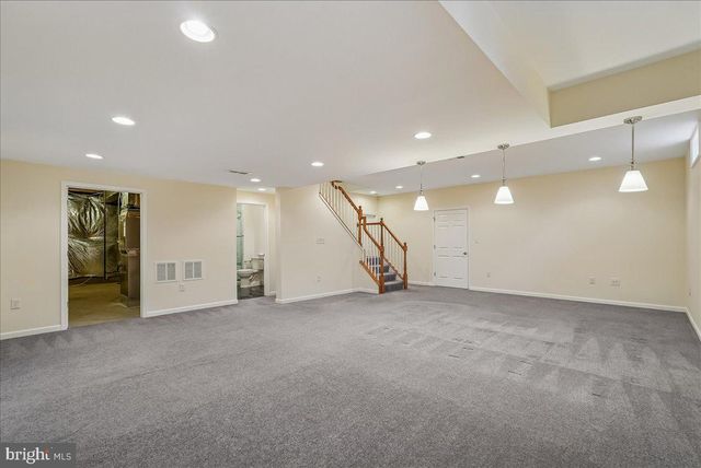 8411 BLACK STALLION PL, Vienna, VA 22182