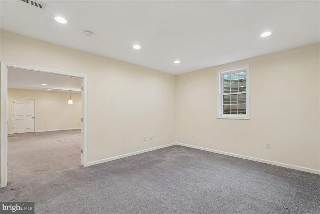 8411 BLACK STALLION PL, Vienna, VA 22182