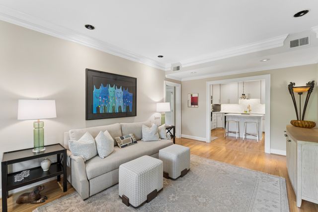 3737 West End Ave Apt 205, Nashville, TN 37205