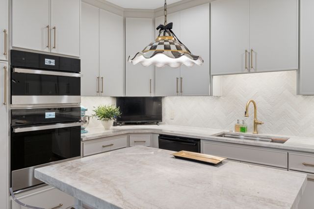 3737 West End Ave Apt 205, Nashville, TN 37205