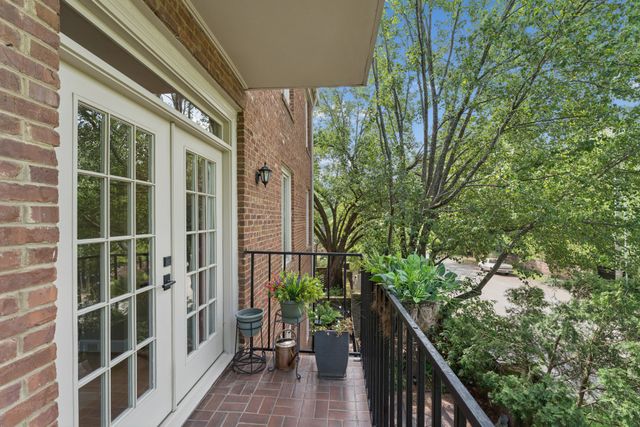 3737 West End Ave Apt 205, Nashville, TN 37205