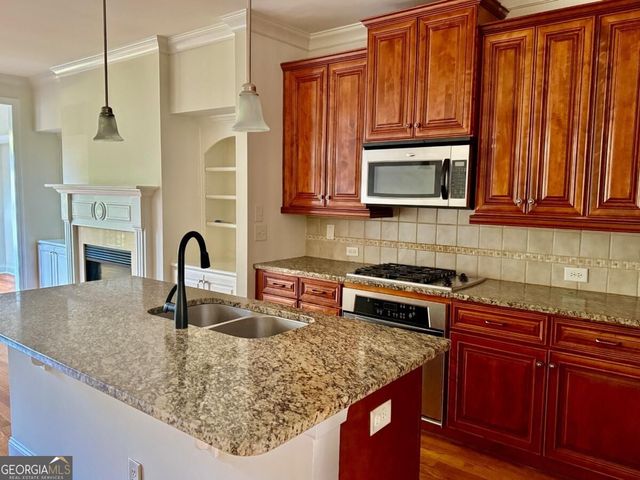 7670 Willoughby Court, Alpharetta, GA 30005