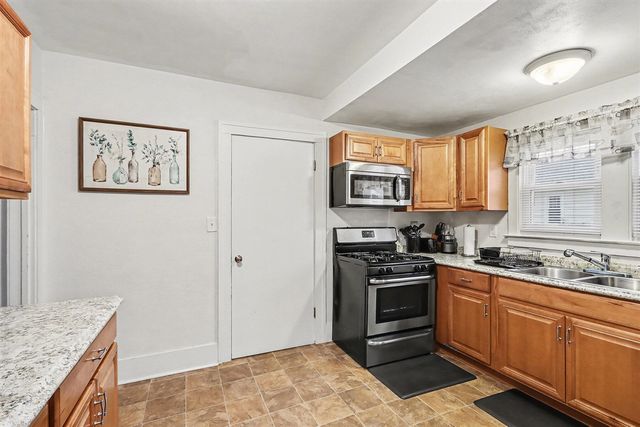 1022 Dayton Avenue, Kalamazoo, MI 49048