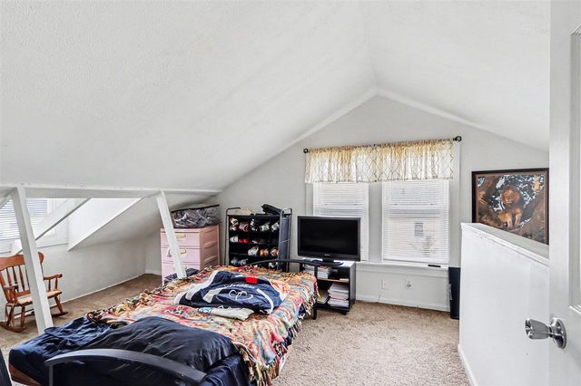 1022 Dayton Avenue, Kalamazoo, MI 49048