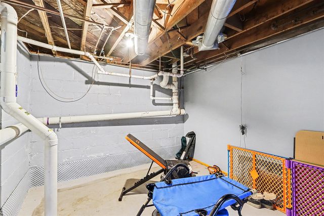 1022 Dayton Avenue, Kalamazoo, MI 49048