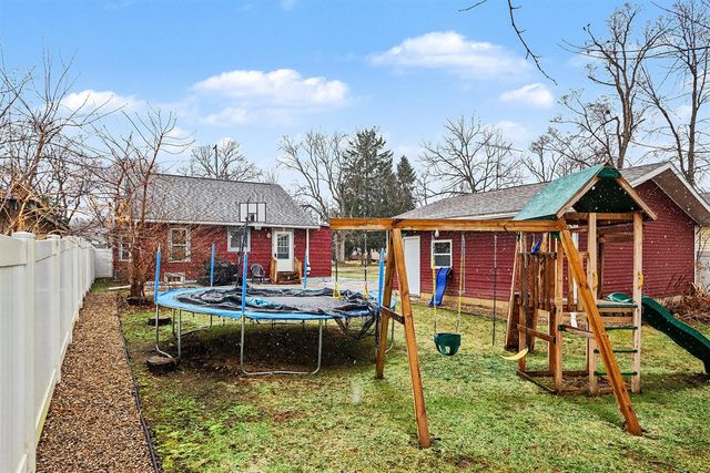 1022 Dayton Avenue, Kalamazoo, MI 49048