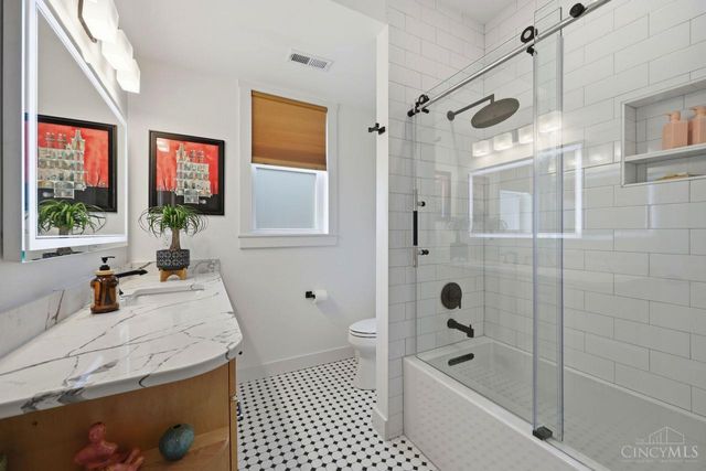 253 St Peters Street, Cincinnati, OH 45226