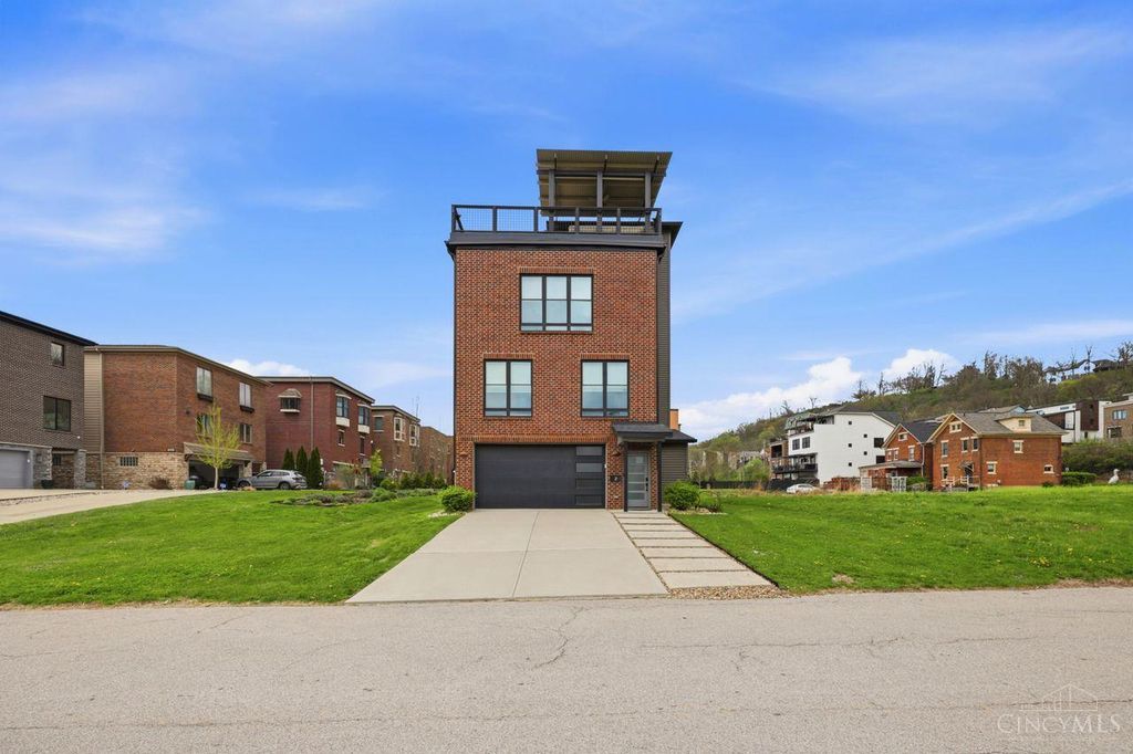 253 St Peters Street, Cincinnati, OH 45226