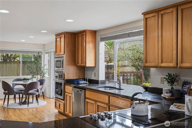 26057 SE 38th St, Sammamish, WA 98029