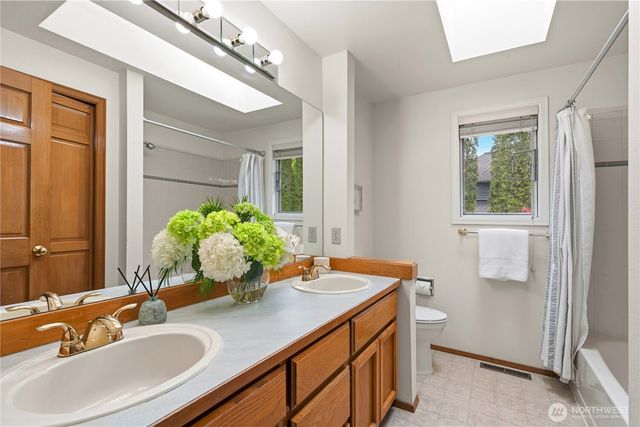 26057 SE 38th St, Sammamish, WA 98029