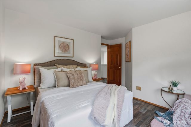 26057 SE 38th St, Sammamish, WA 98029