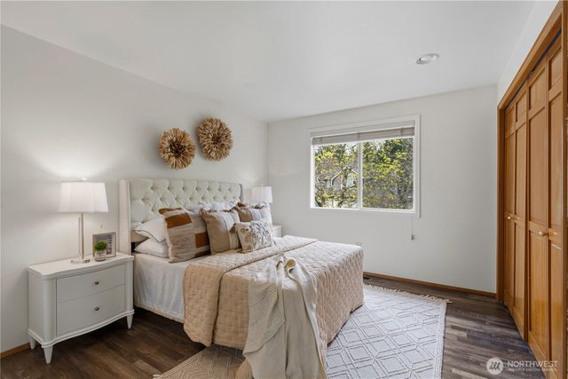 26057 SE 38th St, Sammamish, WA 98029