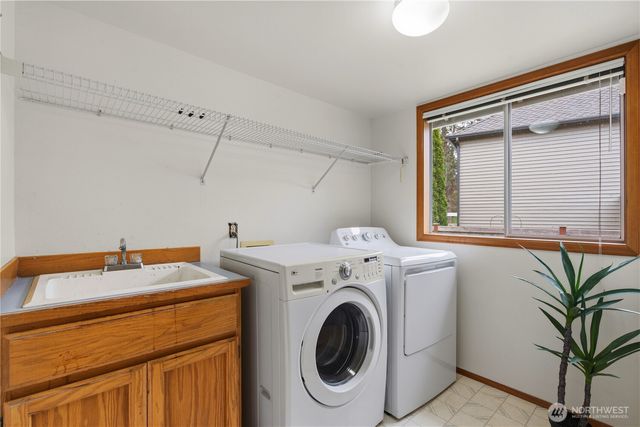 26057 SE 38th St, Sammamish, WA 98029