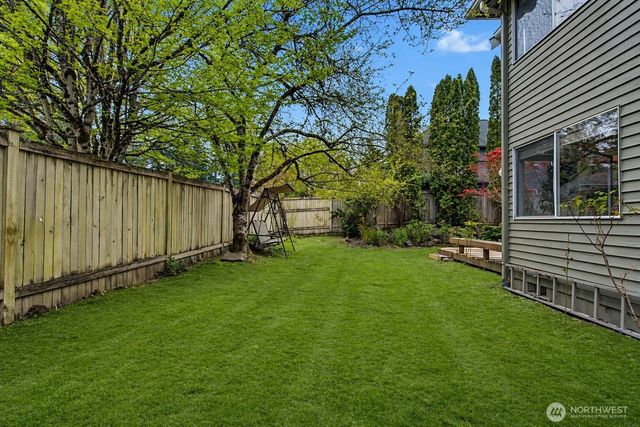 26057 SE 38th St, Sammamish, WA 98029