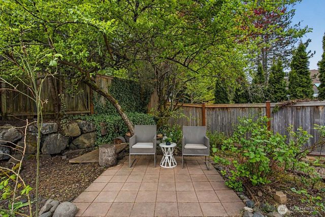 26057 SE 38th St, Sammamish, WA 98029