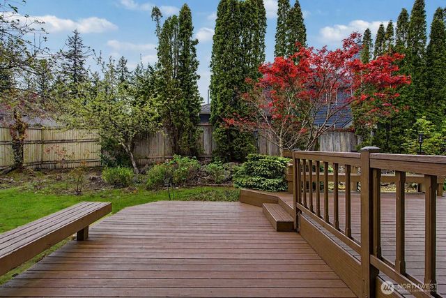 26057 SE 38th St, Sammamish, WA 98029