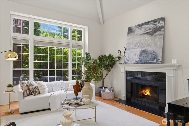 26057 SE 38th St, Sammamish, WA 98029