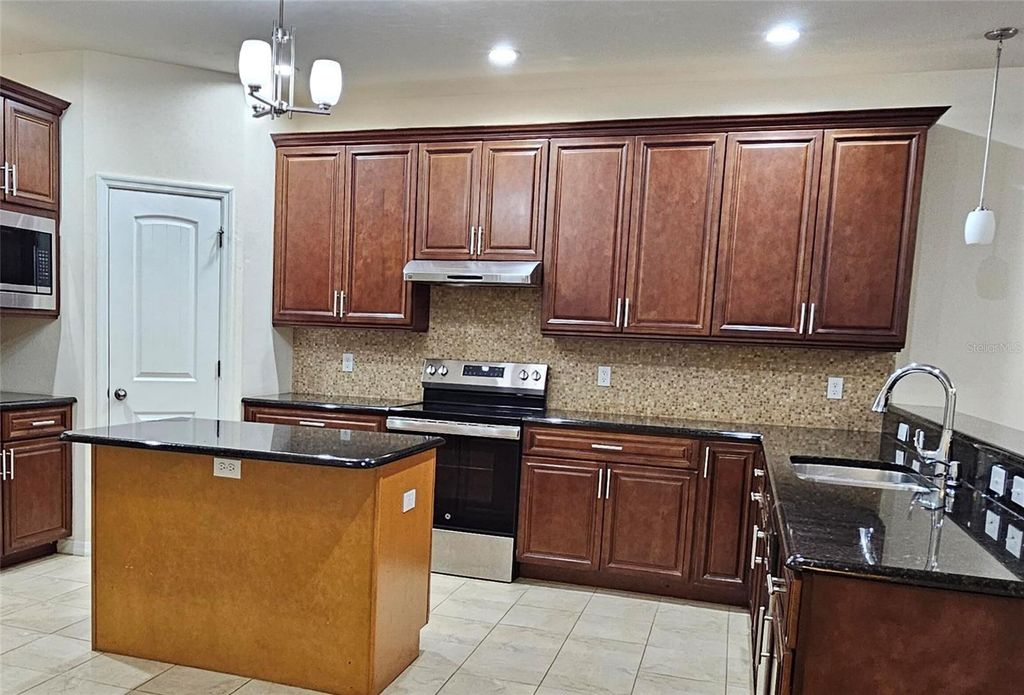 Image 13 of property listing at 7873 SW 80TH DRIVE, Gainesville, FL 32608