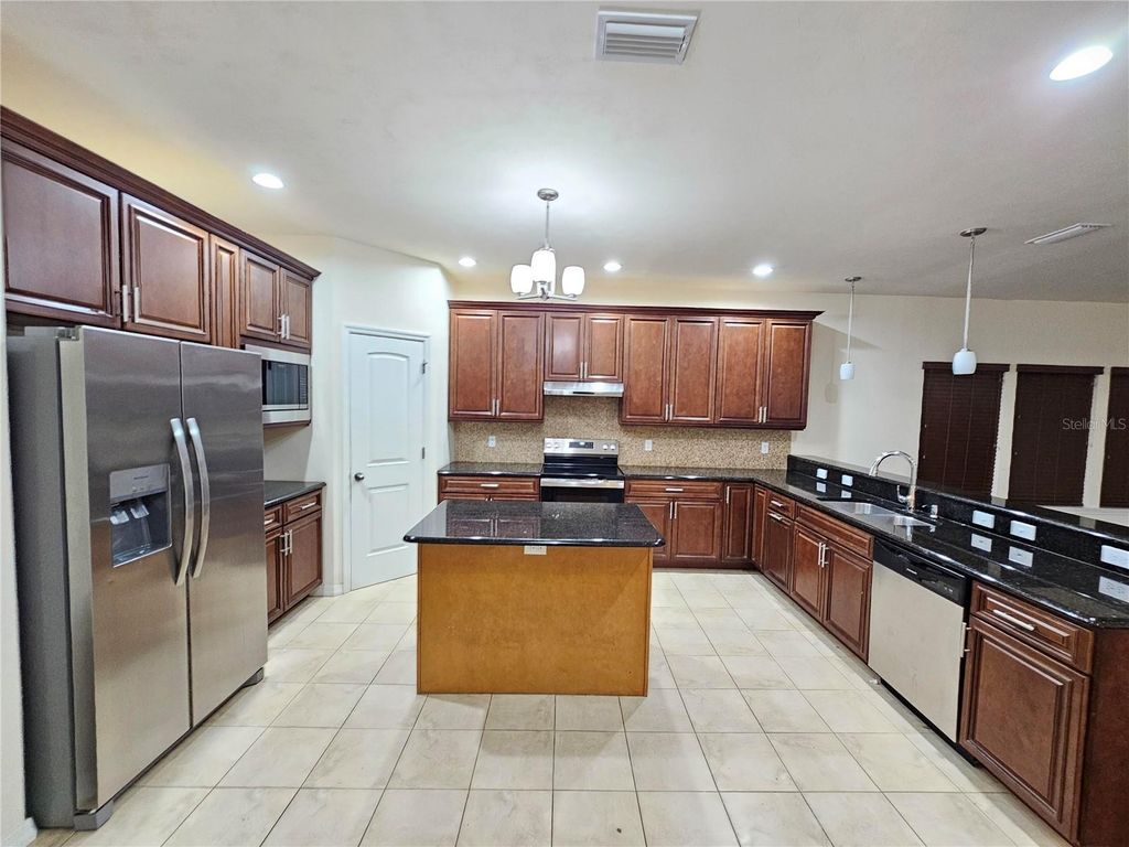 Image 10 of property listing at 7873 SW 80TH DRIVE, Gainesville, FL 32608