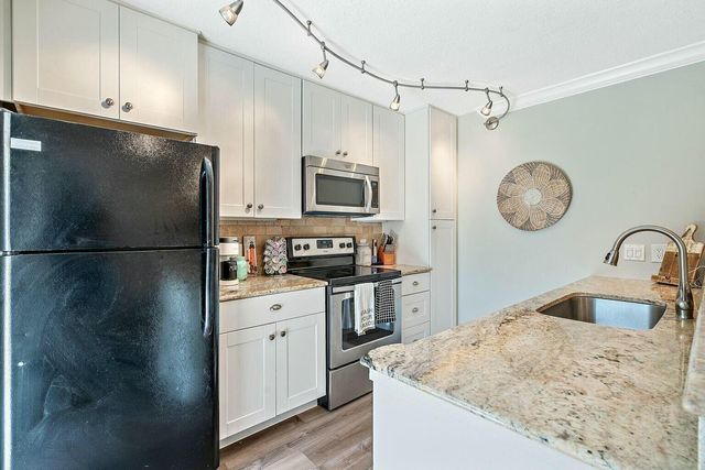 2020 20th Court, Jupiter, FL 33477