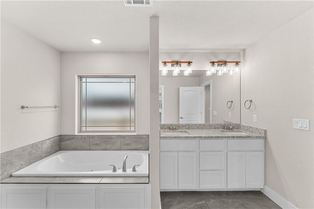 711 Taylor Street, Siloam Springs, AR 72761