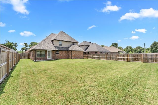 711 Taylor Street, Siloam Springs, AR 72761