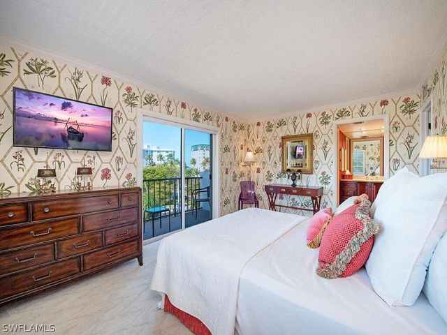 2900 GULF SHORE BLVD N 410, Naples, FL 34103