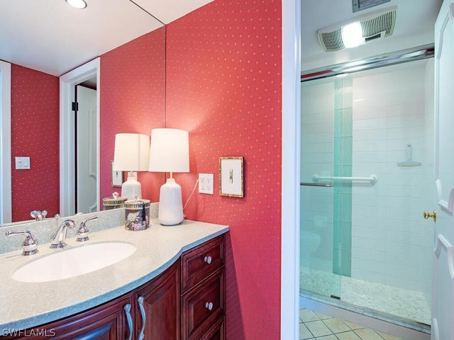 2900 GULF SHORE BLVD N 410, Naples, FL 34103