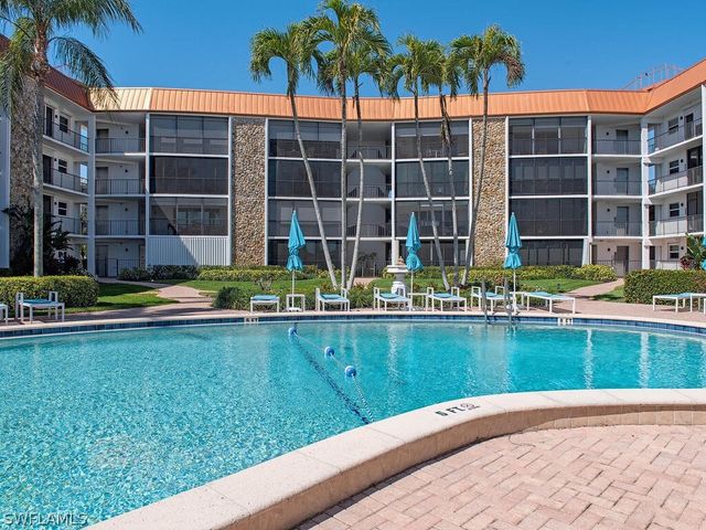 2900 GULF SHORE BLVD N 410, Naples, FL 34103