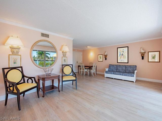 2900 GULF SHORE BLVD N 410, Naples, FL 34103