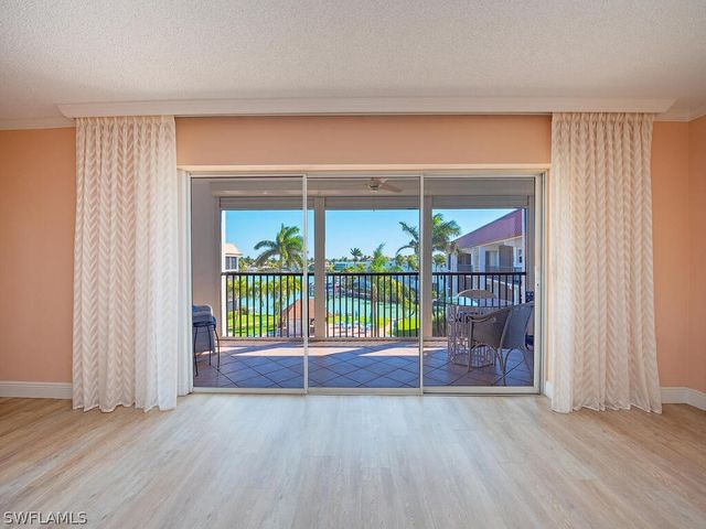 2900 GULF SHORE BLVD N 410, Naples, FL 34103