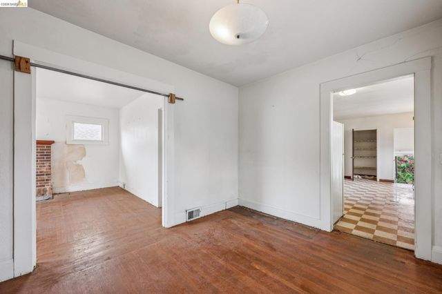 2534 Mathews Street, Berkeley, CA 94702