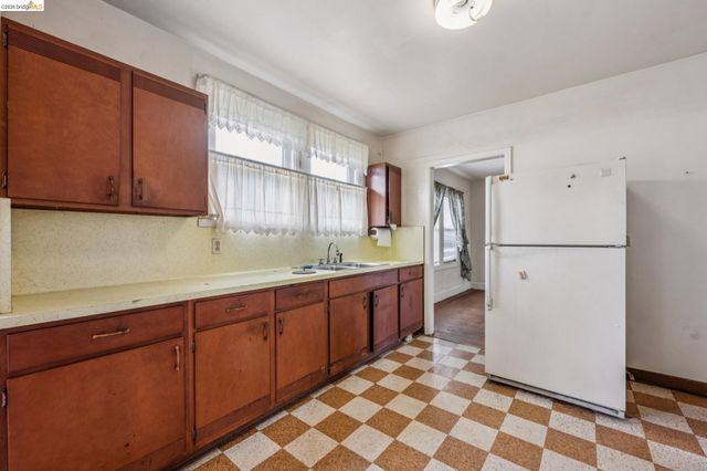 2534 Mathews Street, Berkeley, CA 94702