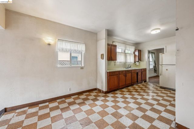2534 Mathews Street, Berkeley, CA 94702