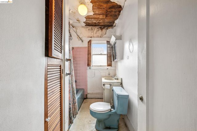 2534 Mathews Street, Berkeley, CA 94702