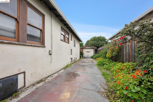 2534 Mathews Street, Berkeley, CA 94702