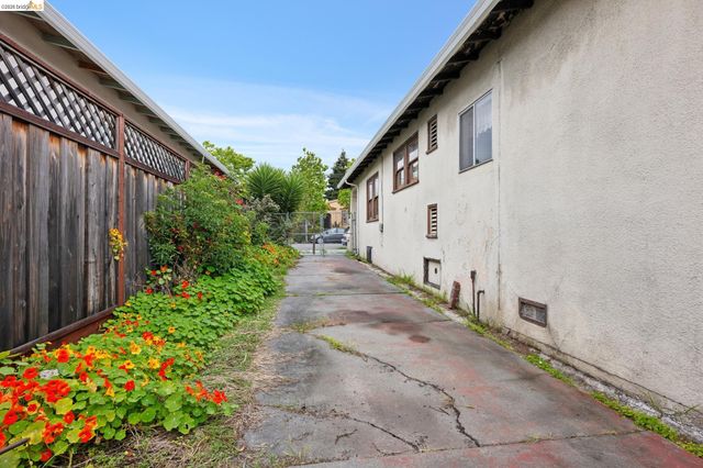 2534 Mathews Street, Berkeley, CA 94702