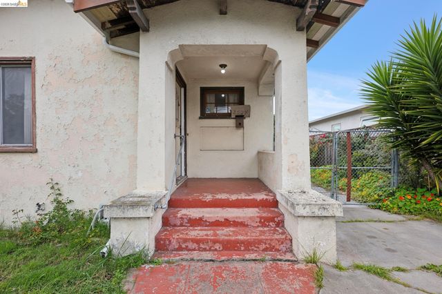 2534 Mathews Street, Berkeley, CA 94702